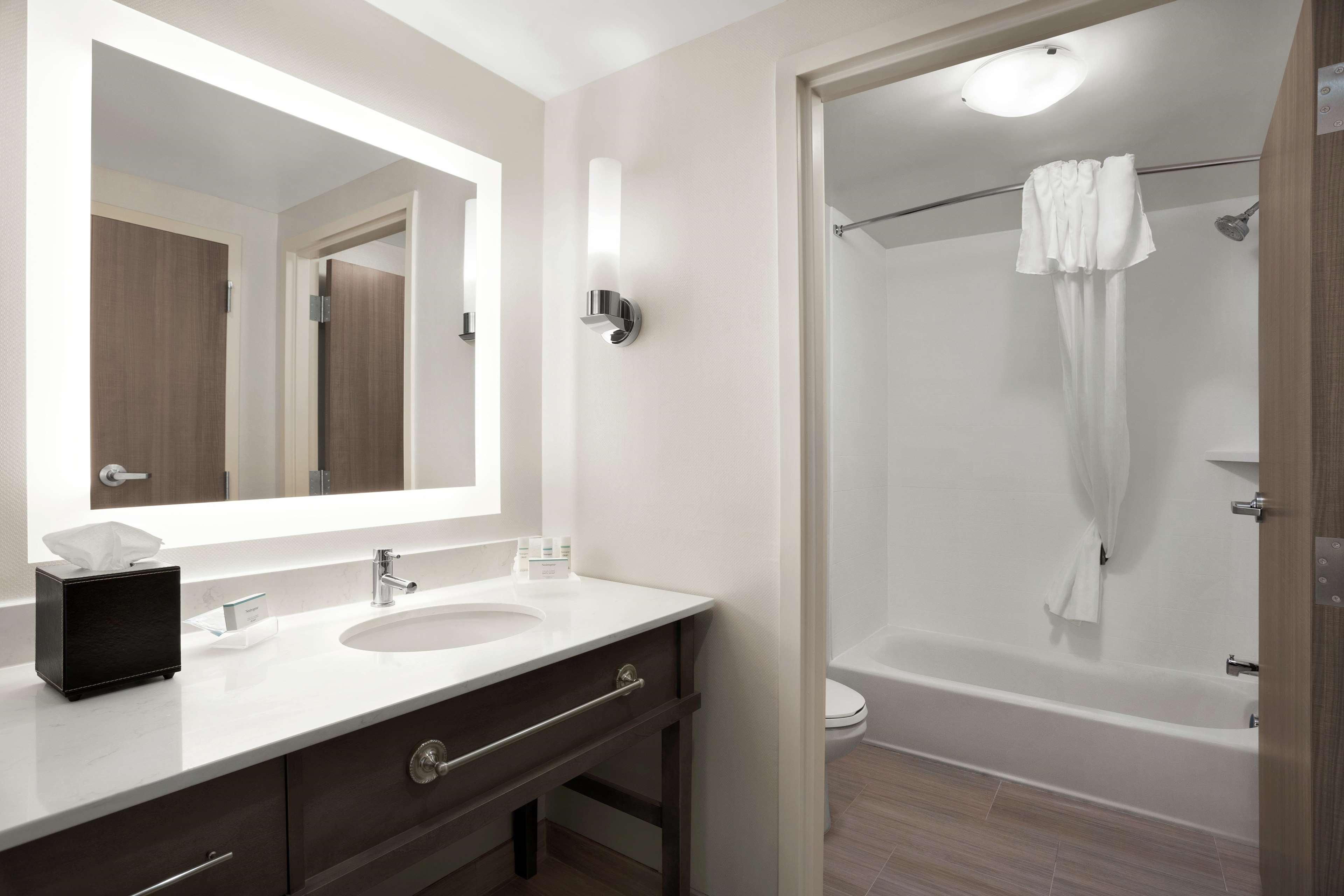 Homewood Suites By Hilton Florence Exterior foto